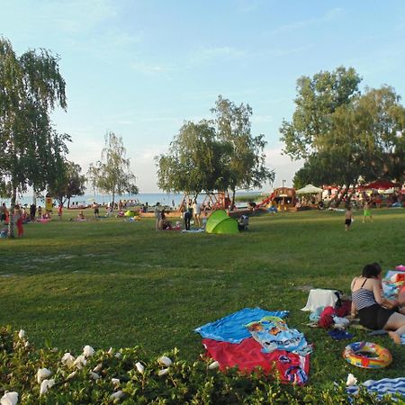 Sosto Apartman Siófok Exteriör bild